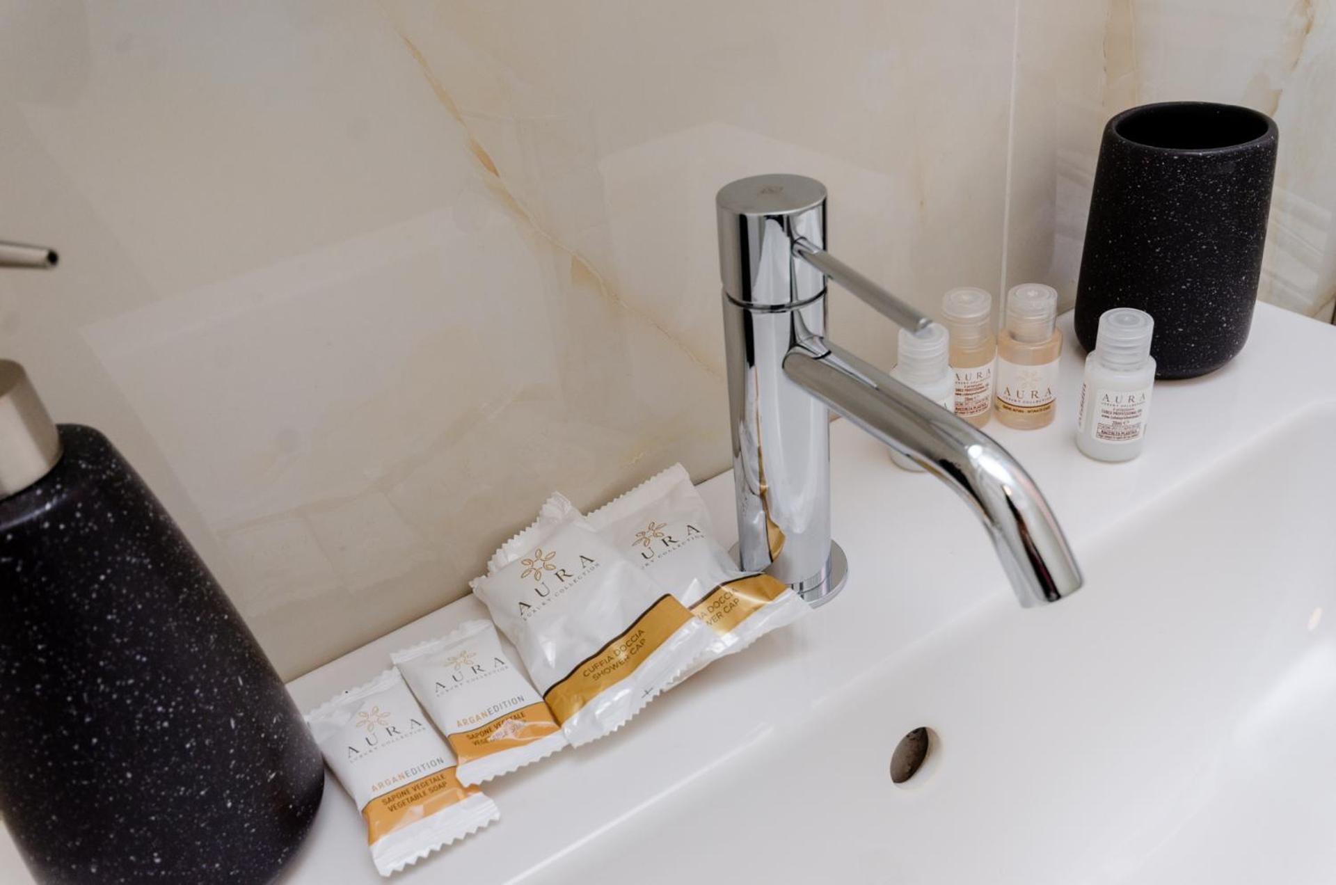 Vivimi Home Fiordalisi Stile & Comfort Vicino Metro Mediolan Zewnętrze zdjęcie